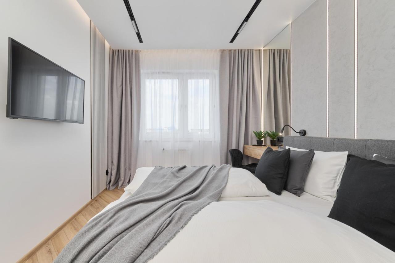 Exclusive Apartment With Balcony & Parking Wroclaw By Renters Prestige エクステリア 写真
