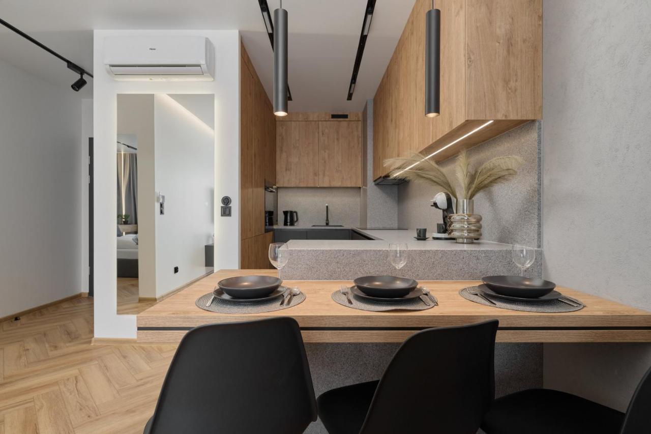 Exclusive Apartment With Balcony & Parking Wroclaw By Renters Prestige エクステリア 写真