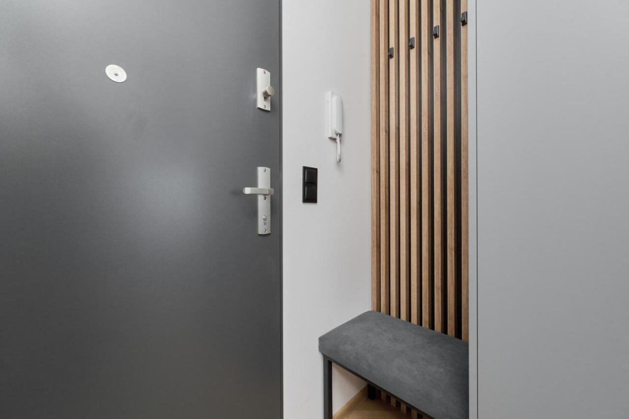 Exclusive Apartment With Balcony & Parking Wroclaw By Renters Prestige エクステリア 写真